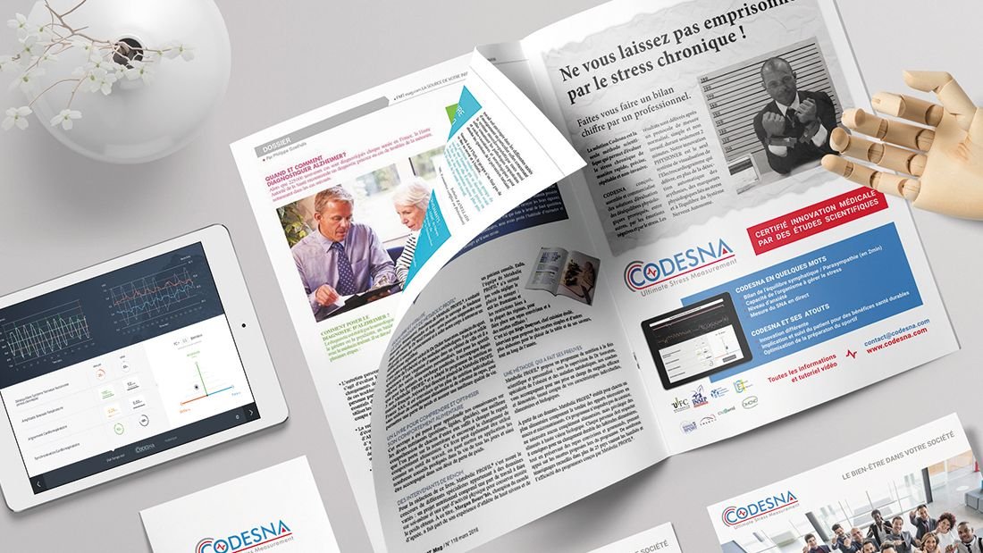 Parution magazine, plaquette et dépliant présentés côte à côte